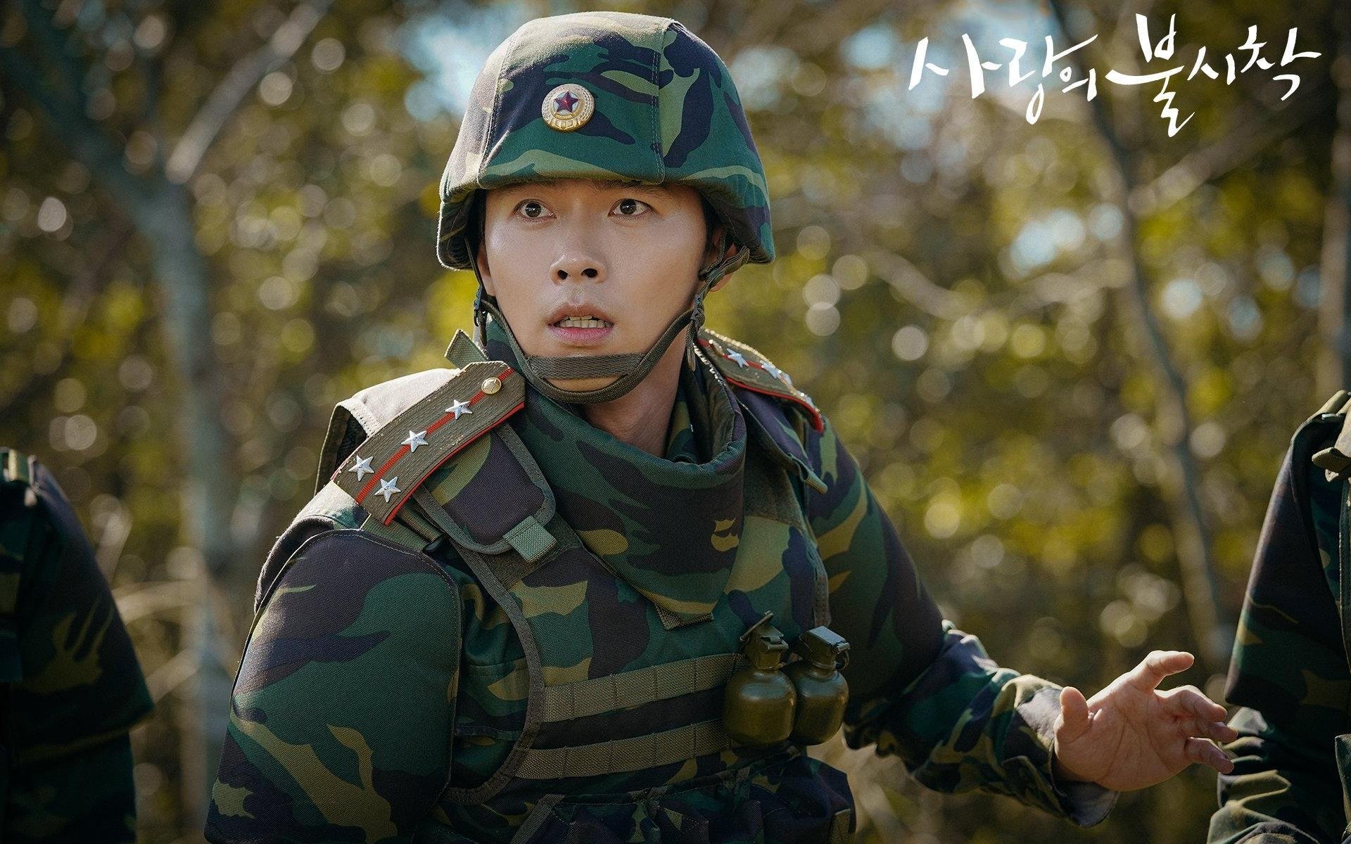 足球場上的激烈對抗，波濤洶湧的熱血時刻，足球赛激烈怎么形容